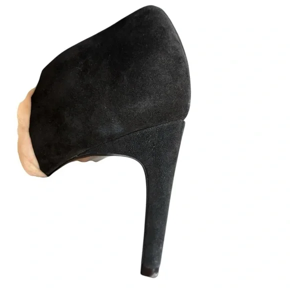 Cole Haan Allaire Ankle Bootie black suede
Leather Women boots sz 6.5B preloved - Picture 5 of 9